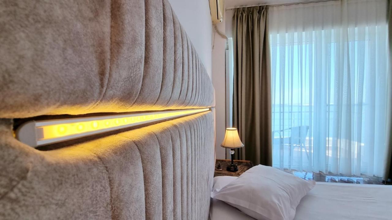 Hotel Florida Mamaia Extérieur photo